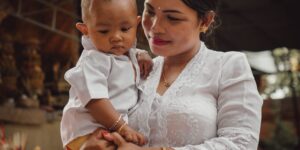 Practical Ways to Combat Loneliness in Motherhood 2