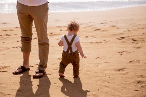 Postpartum Depression in Men: Factors, Symptoms, and Treatment 2