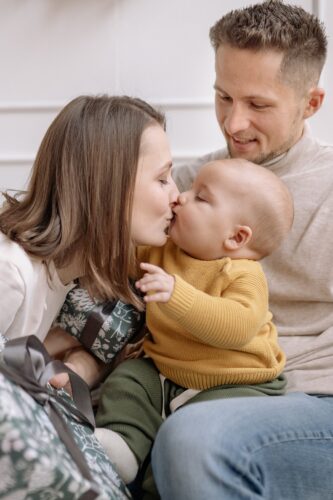 Postpartum Depression in Men: Factors, Symptoms, and Treatment 3