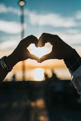 Long-Distance Dating: Pros and Cons 2
