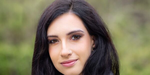 Photo of Stephanie Bayly